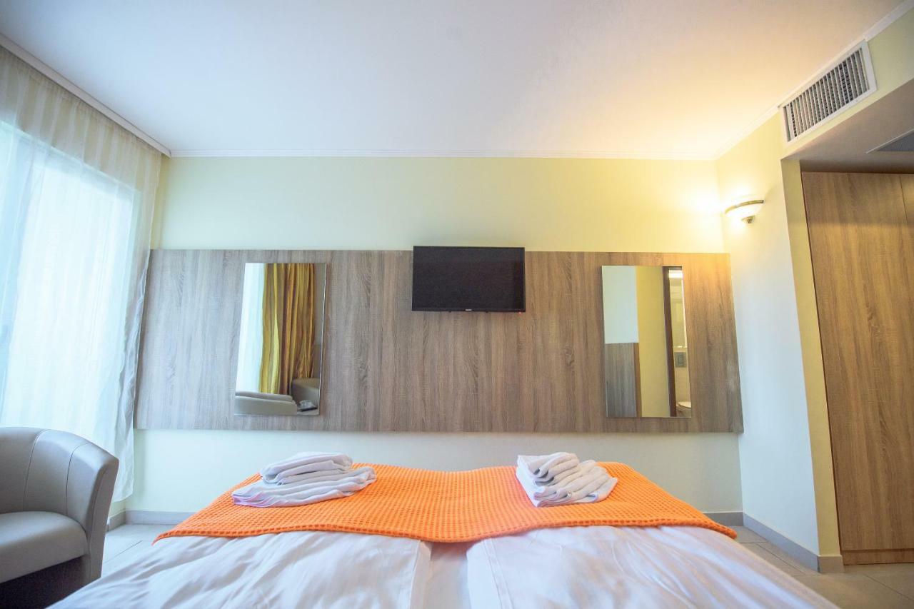 Hotel Piccadilly 마마이아 외부 사진