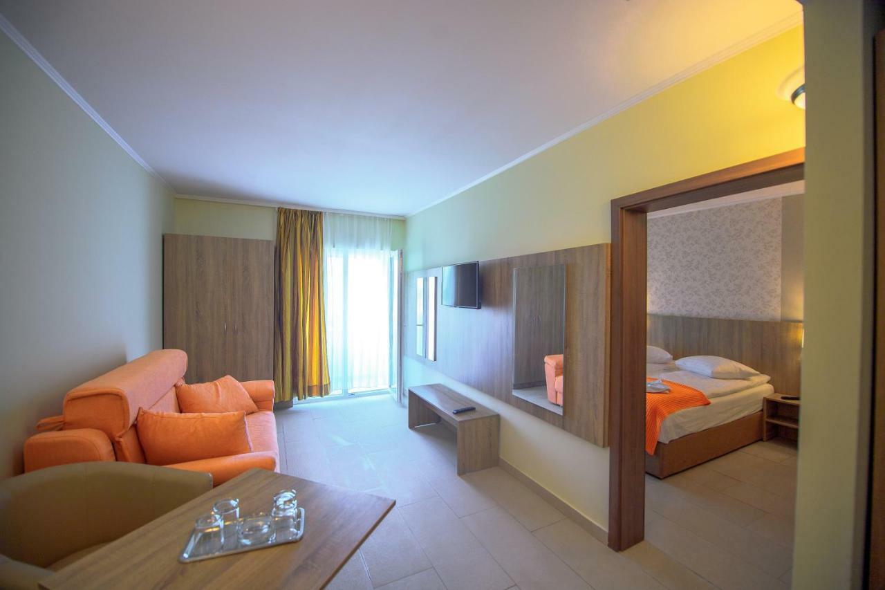 Hotel Piccadilly 마마이아 외부 사진