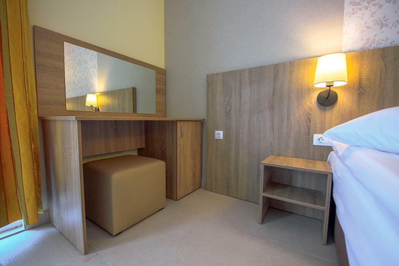 Hotel Piccadilly 마마이아 외부 사진