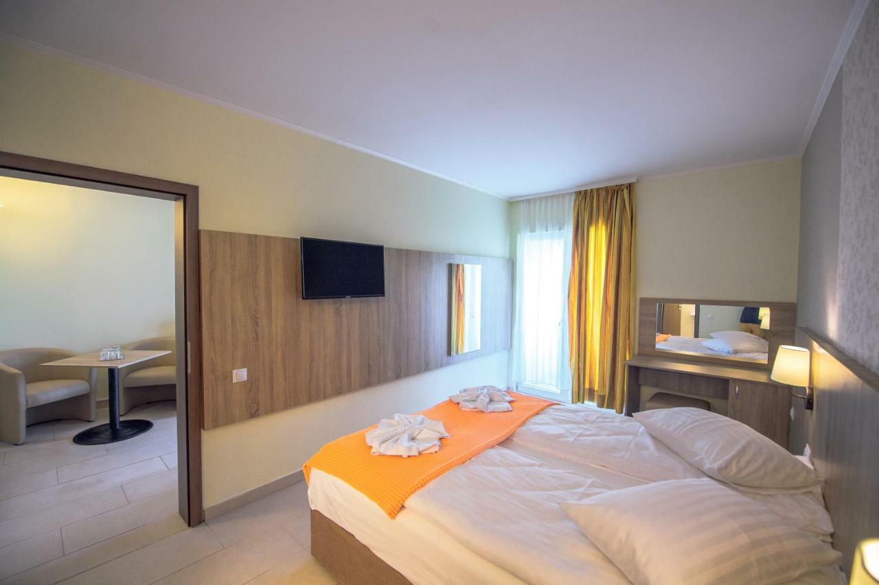 Hotel Piccadilly 마마이아 외부 사진