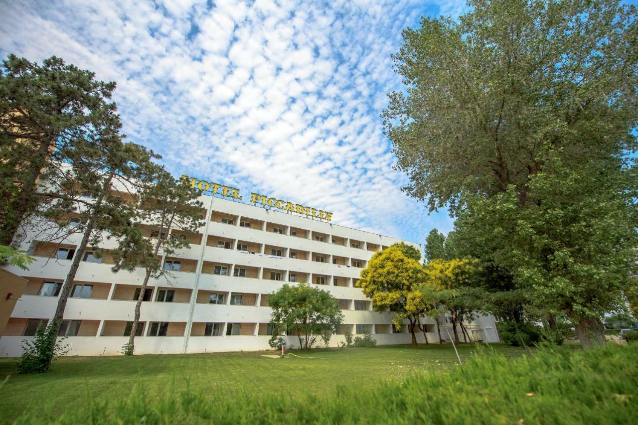 Hotel Piccadilly 마마이아 외부 사진
